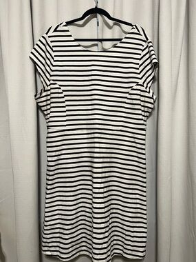 Old Navy Black & White Striped Tee